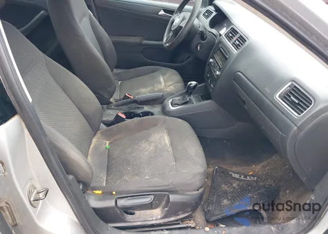 2011 Volkswagen Jetta 2.0L S из США, поврежденный, VIN 3VW2K7AJ8BM070104